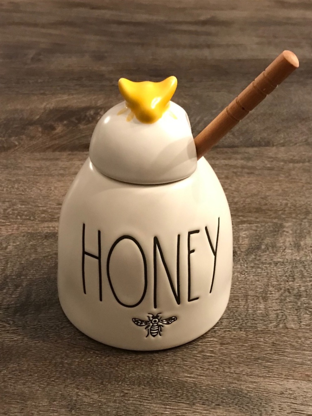 NWOT Rae Dunn Artisan Collection by Magenta™️ white ceramic covered HONEY pot